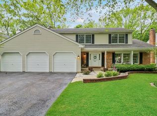 1800 Forest Ridge Rd, St Charles, IL 60174