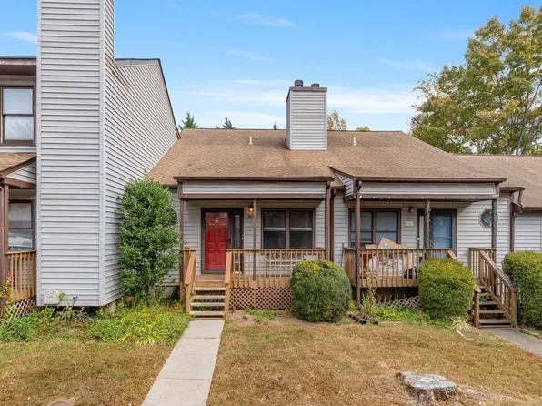 614 Whitcover Cir, Charlottesville, VA 22901