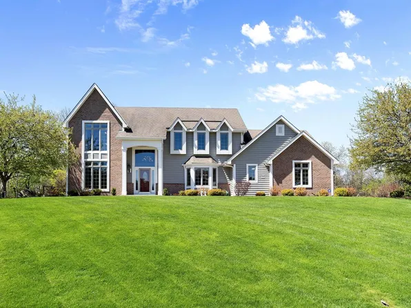 W289N3781 Huntsman COURT, Pewaukee, WI 53072