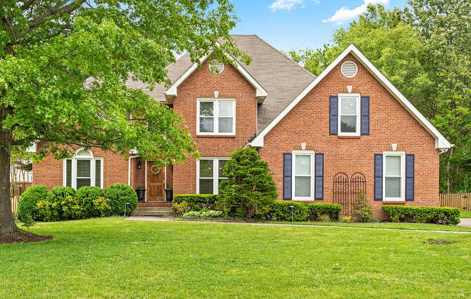 1st image of 313 Longwood Ct