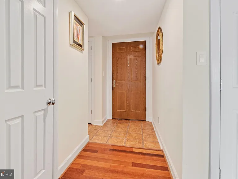 1080 Wisconsin Ave NW #405 — Photo 5