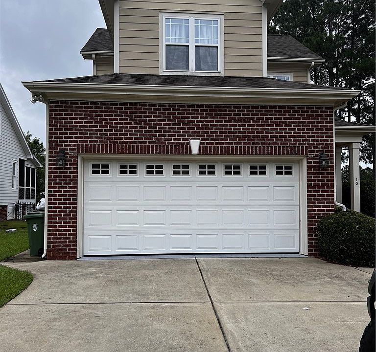 1st image of 10 Cottswold Ln