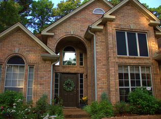 605 Greenbriar Trl, Holly Lake Ranch, TX 75765