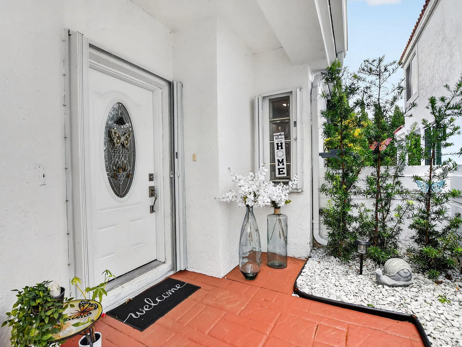 3 bed, 2.5 bath, 1742 sqft, $6,800 — Photo 3
