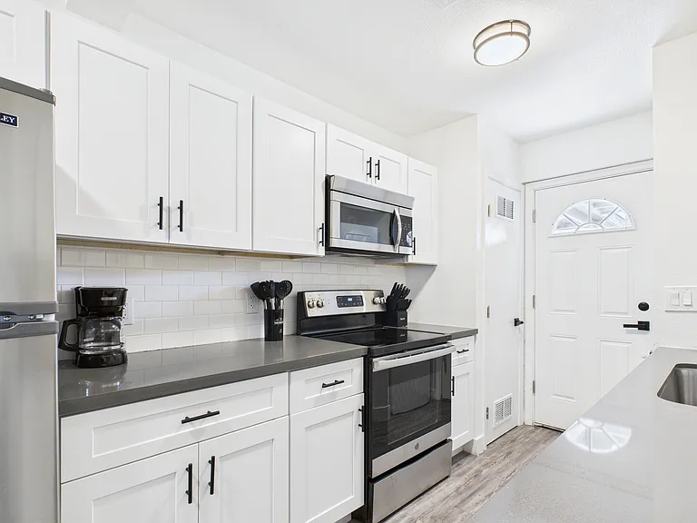 4625 N 73rd St #1002 — Photo 12