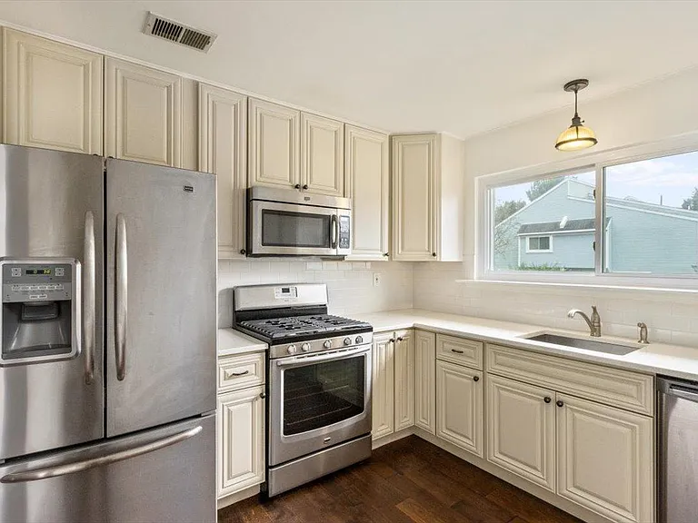 33 Hillcroft Way — Photo 5