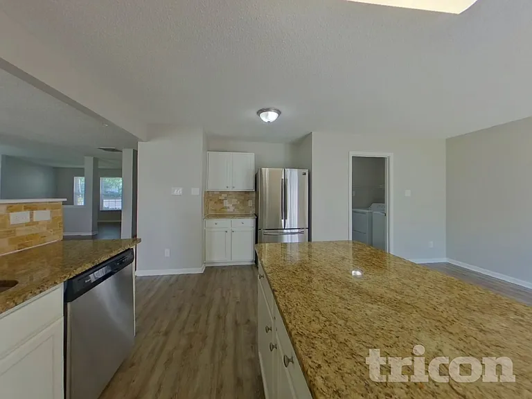 5104 Mintvale Dr — Photo 7