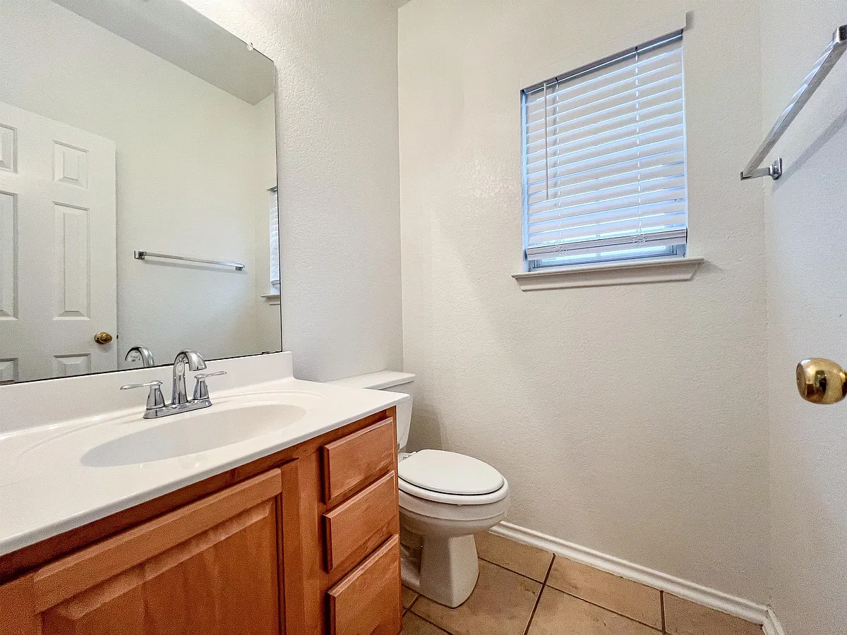 Building Photo - 22335 Mesa Knl
