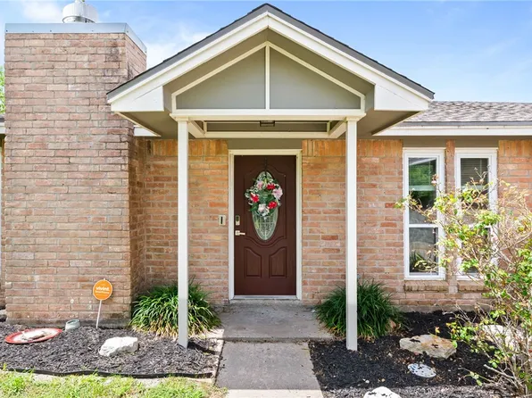 2329 Redwood Ln, Ingleside, TX 78362