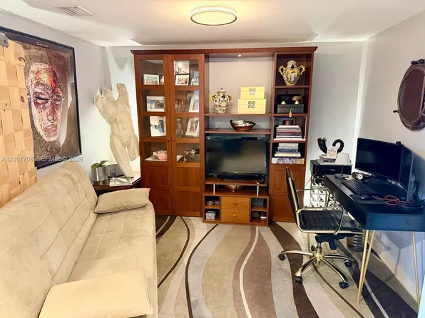 1850 S Ocean Dr, Hallandale Beach, FL