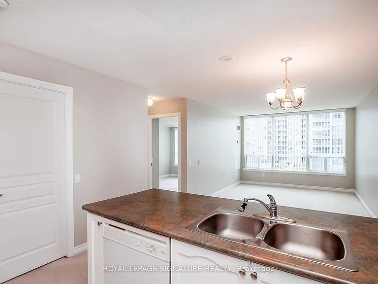 9017 Leslie St #603 — Photo 5