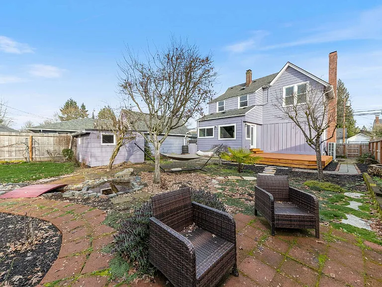 315 SE Davis St — Photo 37