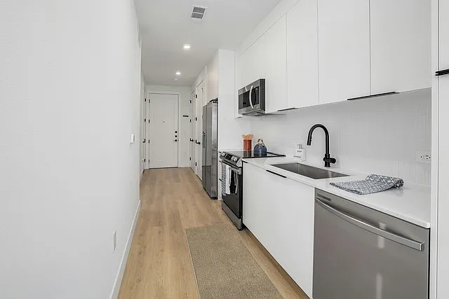 1701 Simond Ave #615 — Photo 9