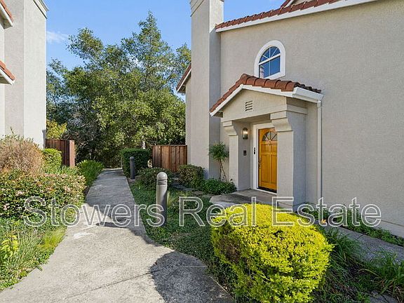 2nd image of 613 S Blackbrush Ln