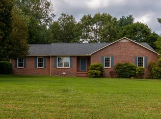 913 Twelve Oaks Rd, Tullahoma, TN 37388