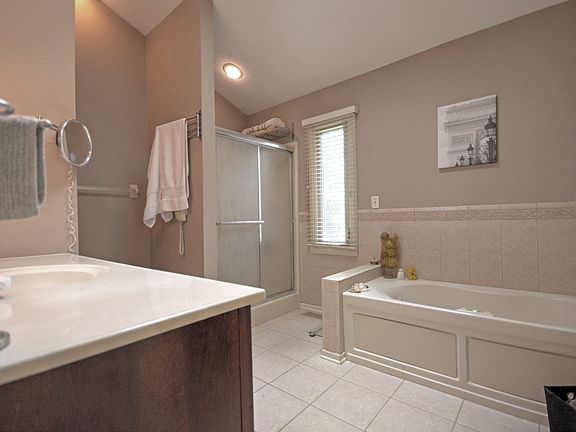 5th image of 8041 Bay Brook Dr
