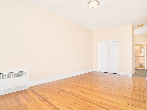 3rd image of 388 Saint Johns Pl #2F
