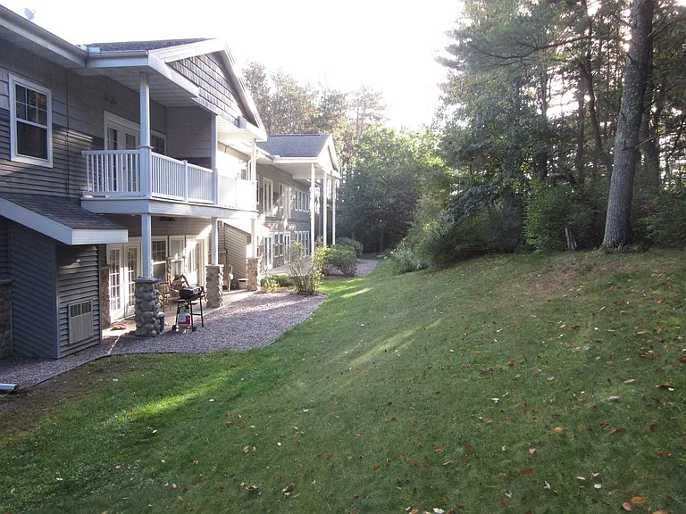 114 Pilgrim Dr — Photo 4