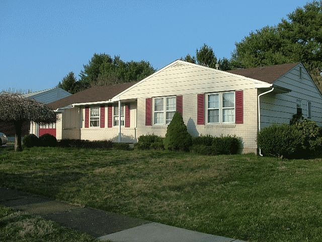 1st image of 2611 Belaire Dr