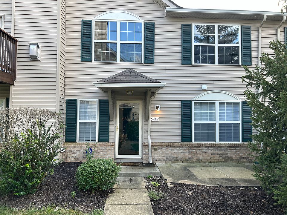 1st image of 6249 Bishops Pond Ln