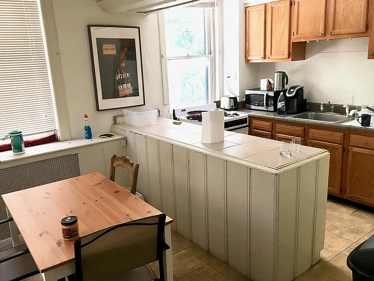 1929 Chestnut St #2R — Photo 2