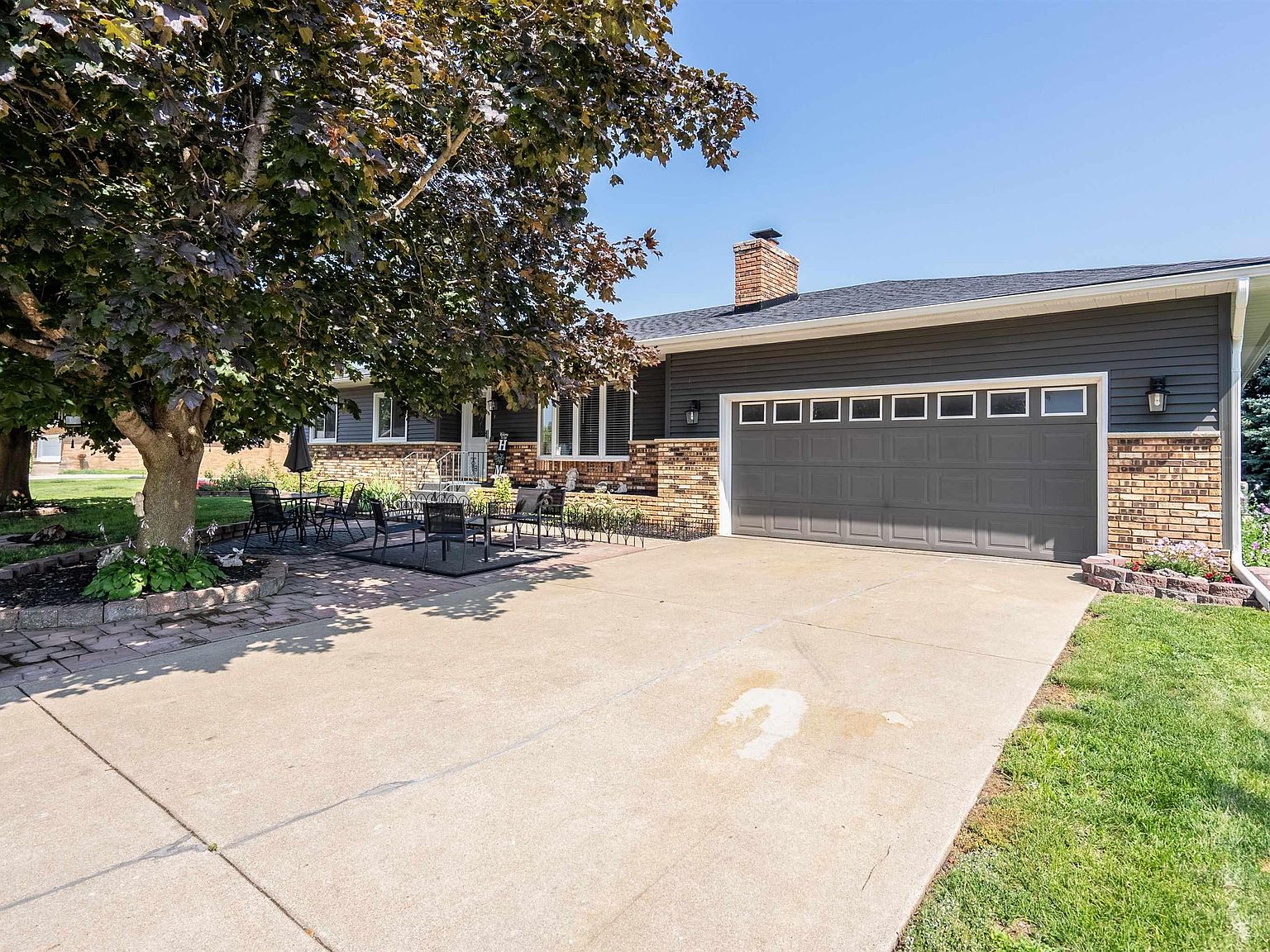 250 W Park View Dr, Walcott, IA 52773 Zillow