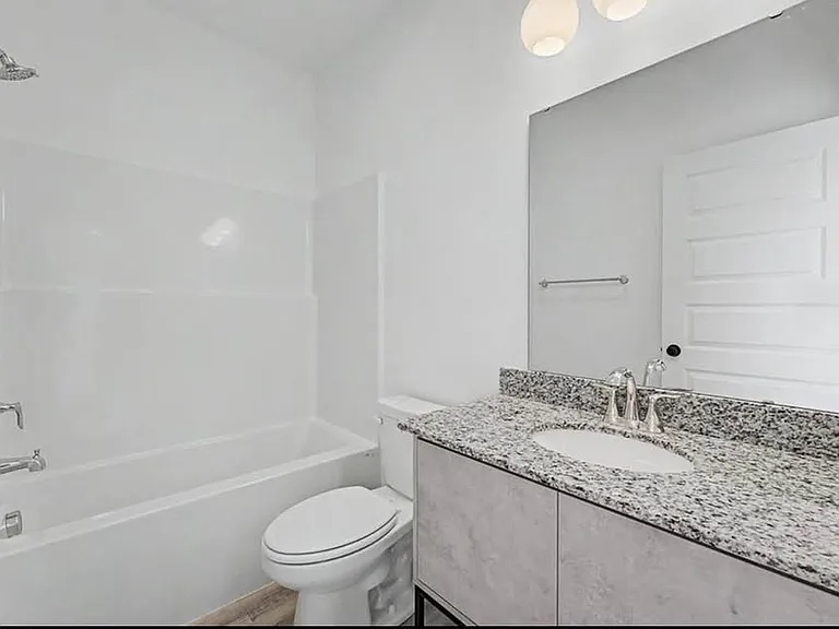 501 Solar St — Photo 1