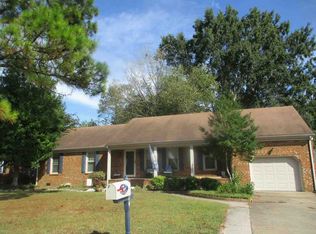 704 Waterstock Ct, Chesapeake, VA 23322