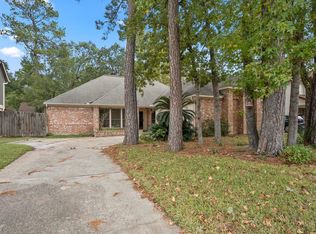 38 Devonshire Dr, Conroe, TX 77304