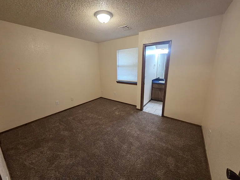 9021 Roxbury Ter — Photo 12
