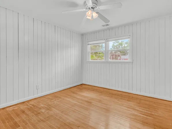 1221 Byron Rd, Charleston, SC 29407