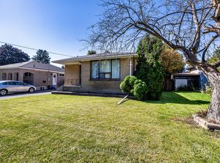 1014 Centre St N, Whitby, ON L1N4V3