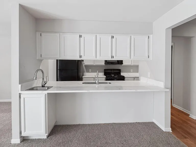 1645 Huntington Park #F — Photo 10