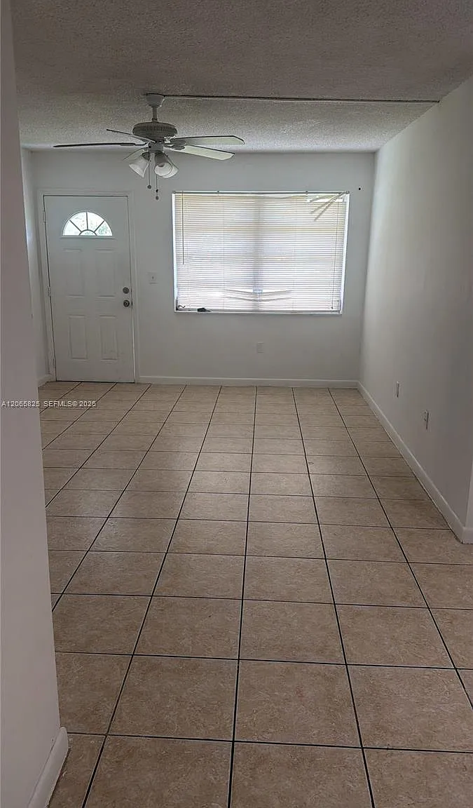 Ro-Mont South Condo K — Photo 3