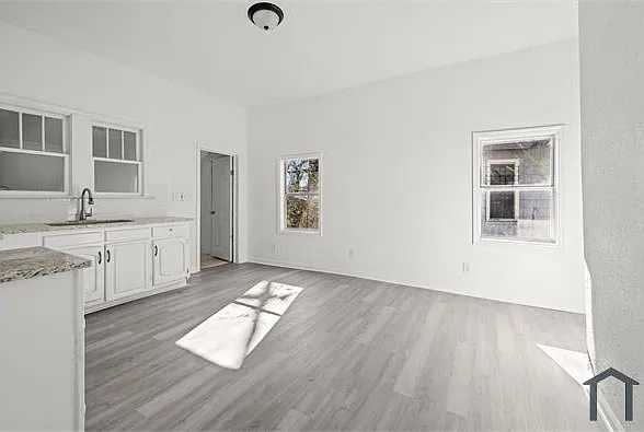 1217 Fulton Ave — Photo 9