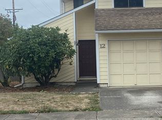 12 Kari Pl, Lebanon, OR 97355