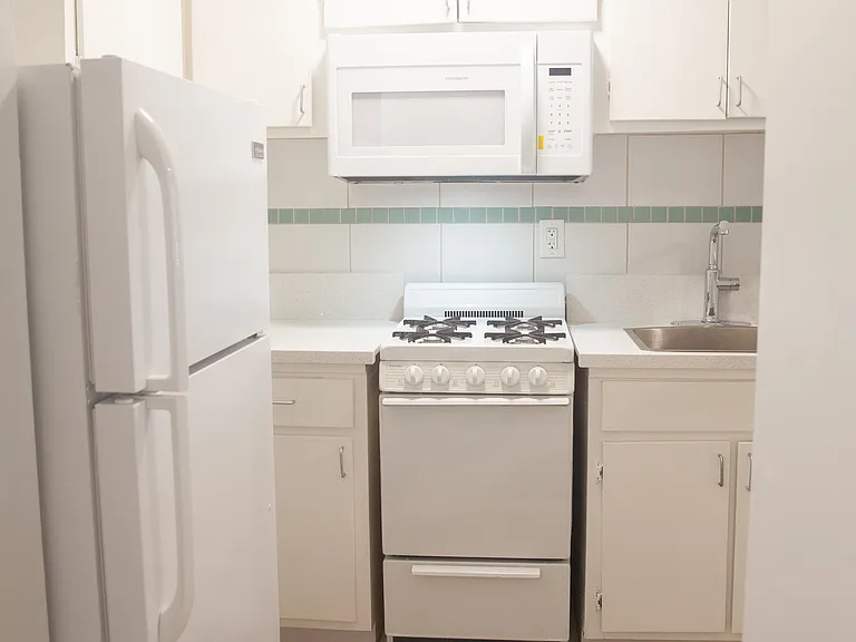 1132 N Cahuenga Blvd #2 — Photo 3