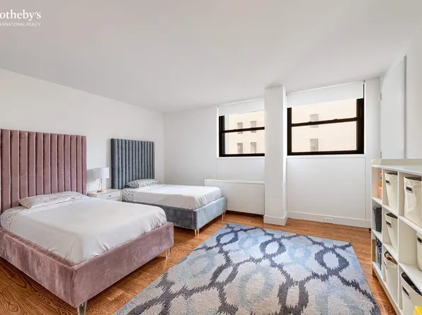 61 Irving Place 6C image 9 of 10