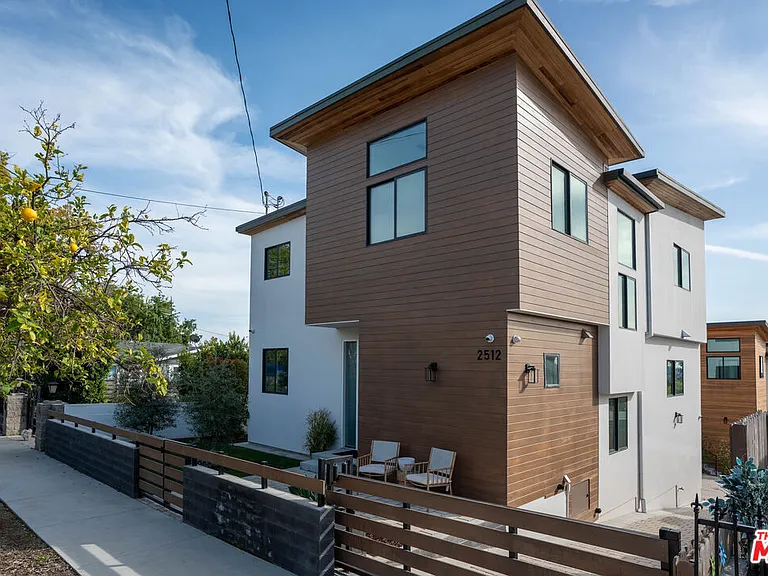 2512 Berkeley Ave — Photo 4