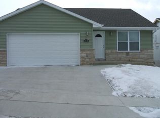 7878 N Westbrook, Dubuque, IA 52002