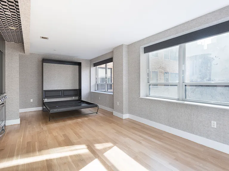 432 W 52nd St #4B — Photo 3