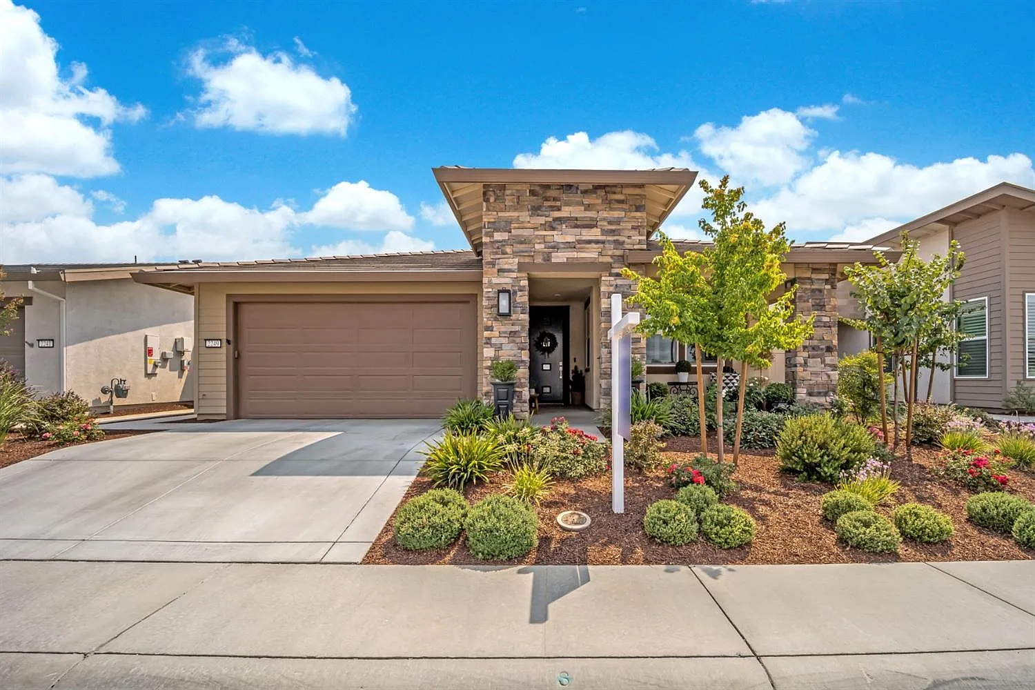 2249 Gemini Ln photo 1