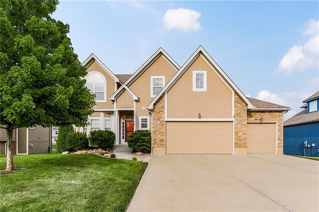 1936 NE Park Ridge Cir, Lees Summit, MO 64064 MLS 2434933 Zillow