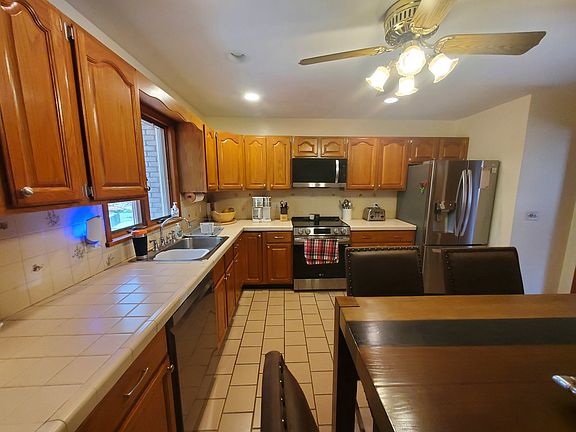 2nd image of 302 Westwood Rd