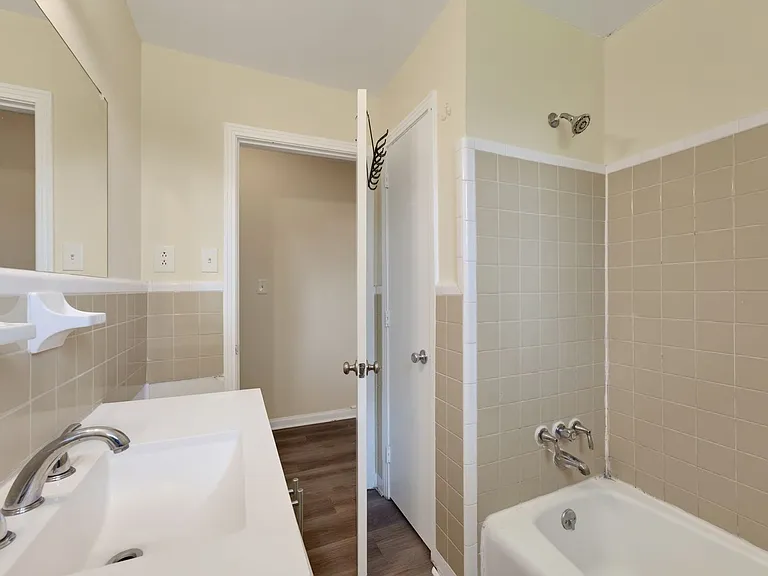 573 Waldorf Dr — Photo 18