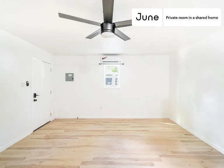 455 Rogers Ave #A — Photo 4