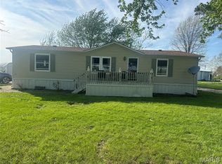 63 Pinnacle Lake Rd, New Florence, MO 63363