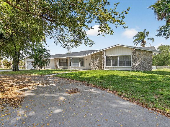 3rd image of 10157 La Reina Rd