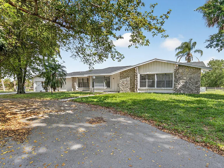 10157 La Reina Rd — Photo 3