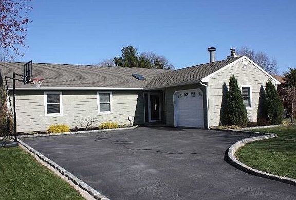 5th image of 5 Blueberry Ln